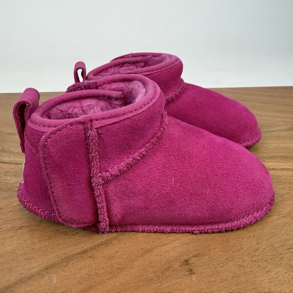 Infant UGG Baby Baby Classic Ultra Mini Suede Pink Shoes Boots Size 4/5 12-18 mo